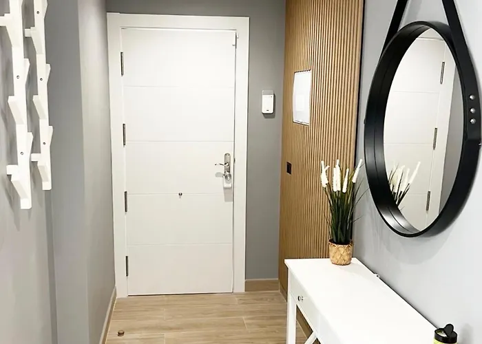A Top-floor Modern Located 100 Meters From The Apartment *